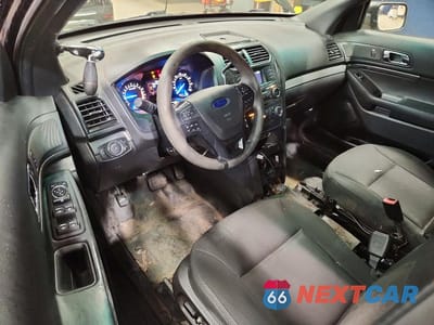 Zdjęcie 8 z 13 samochodu: 2017 FORD EXPLORER POLICE INTERCEPTOR VIN:1FM5K8AR7HGA44717 - miniatura