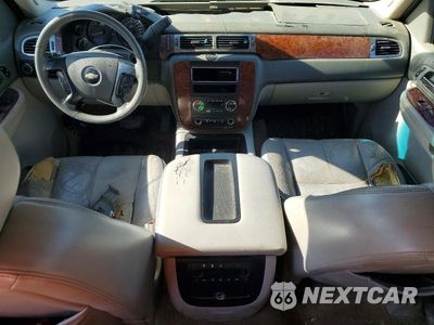 Zdjęcie 8 z 12 samochodu: 2007 CHEVROLET SUBURBAN C1500 VIN:3GNFC16047G130892 - miniatura