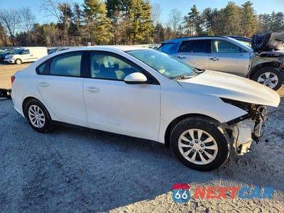 Czwarte zdjęcie samochodu z boku: 2019 KIA FORTE FE VIN:3KPF24AD9KE107314 - miniatura