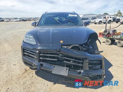 Piąte zdjęcie samochodu w środku: 2024 PORSCHE CAYENNE S VIN:WP1AL2AY1RDA35842 - miniatura