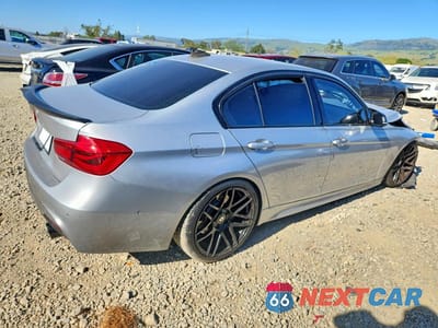 Trzecie zdjęcie samochodu z tyłu: 2018 BMW 340 I VIN:WBA8B3G59JNV00935 - miniatura