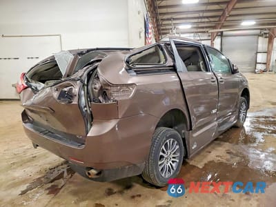 Trzecie zdjęcie samochodu z tyłu: 2020 TOYOTA SIENNA XLE 8-PASSENGER VIN:5TDYZ3DC9LS030369 - miniatura