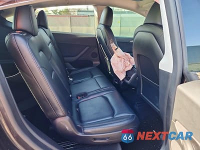 Zdjęcie 10 z 12 samochodu: 2025 TESLA MODEL Y VIN:7SAYGAEE6SF296500 - miniatura