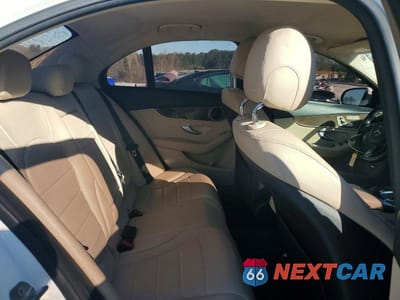 Zdjęcie 10 z 11 samochodu: 2016 MERCEDES-BENZ C 300 VIN:55SWF4JB3GU170721 - miniatura