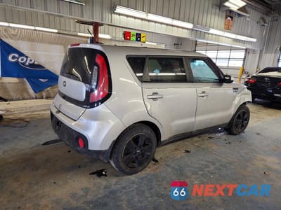 Trzecie zdjęcie samochodu z tyłu: 2017 KIA SOUL BASE VIN:KNDJN2A29H7462609 - miniatura