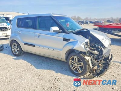 Czwarte zdjęcie samochodu z boku: 2011 KIA SOUL + VIN:KNDJT2A29B7709799 - miniatura