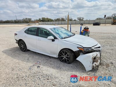 Czwarte zdjęcie samochodu z boku: 2023 TOYOTA CAMRY SE VIN:4T1G11AK1PU732525 - miniatura