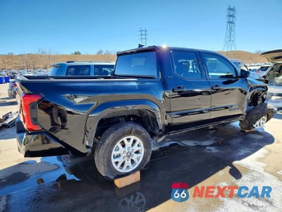 Trzecie zdjęcie samochodu z tyłu: 2025 TOYOTA TACOMA SR5 VIN:3TMLB5JN9SM194624 - miniatura