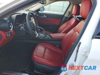 Zdjęcie 7 z 11 samochodu: 2019 ALFA ROMEO GIULIA VIN:ZARFAMAN6K7606413 - miniatura