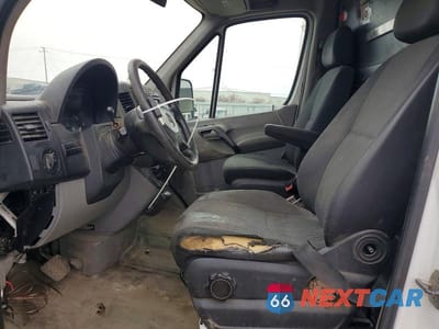 Zdjęcie 7 z 12 samochodu: 2013 MERCEDES BENZ SPRINTER 2500 UTILITY / SERVICE VAN VIN:WD3PE7CC2D5806441 - miniatura