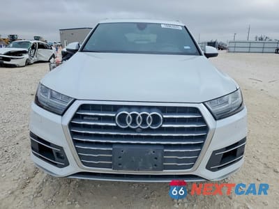 Piąte zdjęcie samochodu w środku: 2018 AUDI Q7 PREMIUM PLUS VIN:WA1LAAF70JD005904 - miniatura