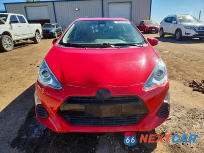 Piąte zdjęcie samochodu w środku: 2016 TOYOTA PRIUS C THREE VIN:JTDKDTB36G1135591 - miniatura