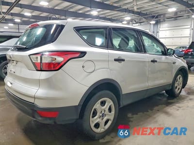 Trzecie zdjęcie samochodu z tyłu: 2018 FORD ESCAPE S VIN:1FMCU0F76JUD37204 - miniatura
