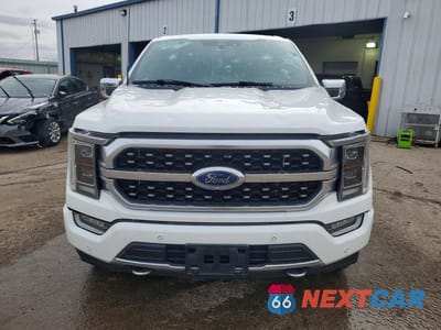 Piąte zdjęcie samochodu w środku: 2022 FORD F150 SUPERCREW VIN:1FTFW1E53NFB49641 - miniatura