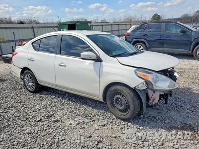 Czwarte zdjęcie samochodu z boku: 2019 NISSAN VERSA SV VIN:3N1CN7AP1KL865247 - miniatura