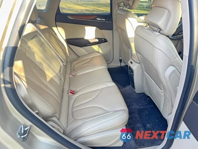 Zdjęcie 6 z 10 samochodu: 2017 LINCOLN MKC SELECT VIN:5LMTJ2DH2HUL68893 - miniatura