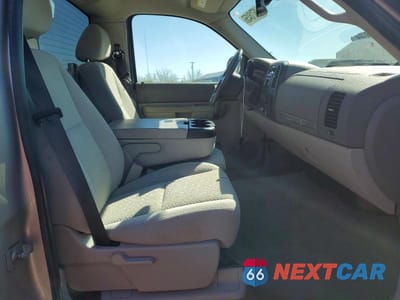 Zdjęcie 10 z 13 samochodu: 2008 GMC SIERRA C1500 VIN:1GTEC14C18Z204675 - miniatura