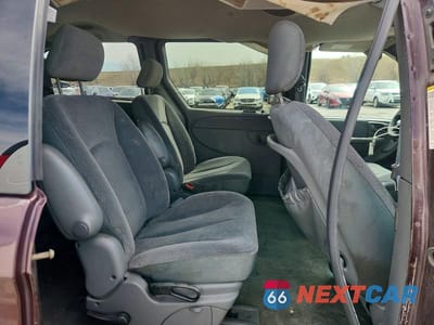 Zdjęcie 11 z 13 samochodu: 2004 DODGE GRAND CARAVAN SXT VIN:2D4GP44LX4R513955 - miniatura