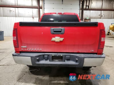 Zdjęcie 6 z 12 samochodu: 2010 CHEVROLET SILVERADO K1500 LS VIN:3GCRKREA9AG265066 - miniatura
