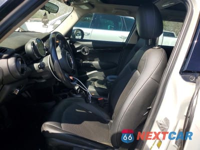 Zdjęcie 7 z 12 samochodu: 2019 MINI COOPER VIN:WMWXU1C52K2H74015 - miniatura