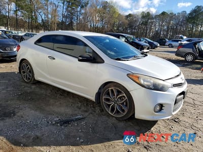 Czwarte zdjęcie samochodu z boku: 2016 KIA FORTE KOUP SX VIN:KNAFZ6A35G5642607 - miniatura