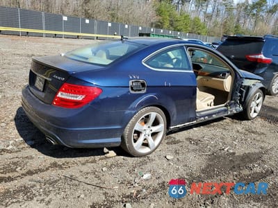 Trzecie zdjęcie samochodu z tyłu: 2014 MERCEDES-BENZ C 350 4MATIC VIN:WDDGJ8JB6EG228597 - miniatura