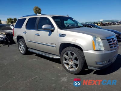 Czwarte zdjęcie samochodu z boku: 2007 CADILLAC ESCALADE LUXURY VIN:1GYFK63857R138450 - miniatura