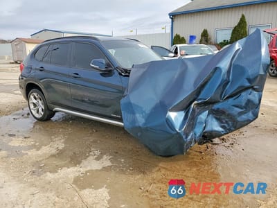 Czwarte zdjęcie samochodu z boku: 2013 BMW X1 XDRIVE28I VIN:WBAVL1C52DVR90133 - miniatura