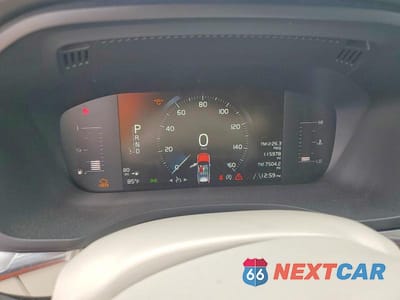 Zdjęcie 9 z 13 samochodu: 2019 VOLVO XC60 T5 MOMENTUM VIN:LYV102DK2KB288864 - miniatura