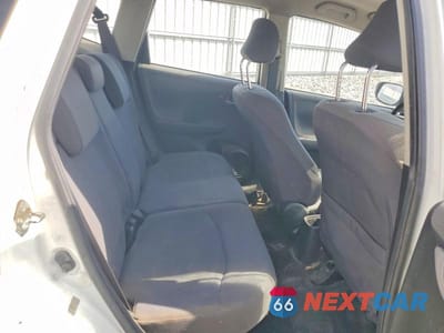 Zdjęcie 10 z 12 samochodu: 2013 HONDA FIT VIN:JHMGE8H32DC048938 - miniatura