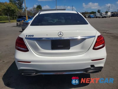 Zdjęcie 6 z 13 samochodu: 2019 MERCEDES-BENZ E 300 VIN:WDDZF4JB1KA682838 - miniatura
