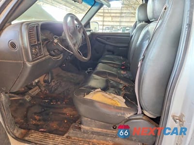 Zdjęcie 7 z 11 samochodu: 2007 GMC SIERRA C2500 HEAVY DUTY VIN:1GTHC24U77E168167 - miniatura