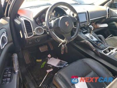 Zdjęcie 8 z 11 samochodu: 2012 PORSCHE CAYENNE S HYBRID VIN:WP1AE2A24CLA90255 - miniatura