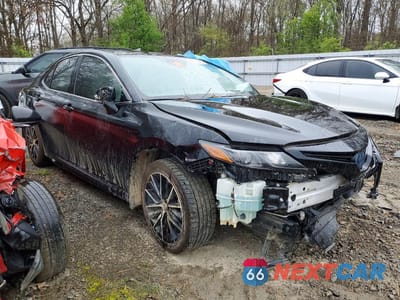 Czwarte zdjęcie samochodu z boku: 2023 TOYOTA CAMRY HYBRID SE VIN:4T1G31AK4PU616827 - miniatura