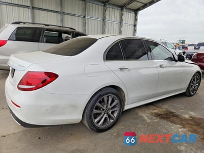 Trzecie zdjęcie samochodu z tyłu: 2020 MERCEDES-BENZ E 450 4MATIC VIN:WDDZF6JB6LA727821 - miniatura