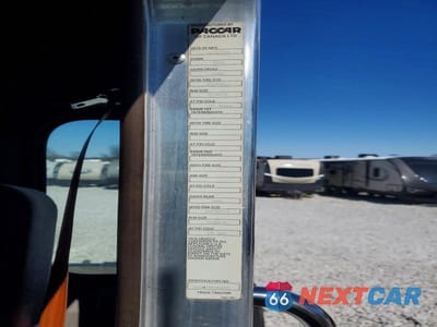 Zdjęcie 10 z 10 samochodu: 2015 KENWORTH T330 SEMI TRUCK VIN:2XKHAJ7X8FM462735 - miniatura