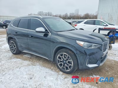 Czwarte zdjęcie samochodu z boku: 2023 BMW X1 XDRIVE28I VIN:WBX73EF06P5V95897 - miniatura