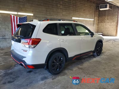 Trzecie zdjęcie samochodu z tyłu: 2022 SUBARU FORESTER SPORT VIN:JF2SKAJC0NH501613 - miniatura