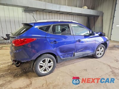 Trzecie zdjęcie samochodu z tyłu: 2011 HYUNDAI TUCSON GLS VIN:KM8JU3AC9BU272685 - miniatura