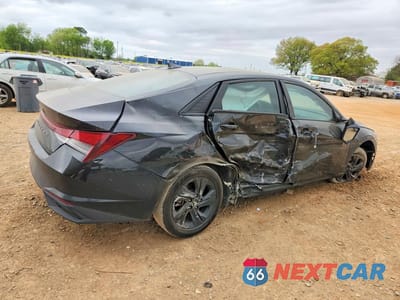 Trzecie zdjęcie samochodu z tyłu: 2023 HYUNDAI ELANTRA SEL VIN:KMHLM4AG8PU526279 - miniatura
