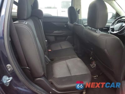 Zdjęcie 11 z 13 samochodu: 2016 MITSUBISHI OUTLANDER SE VIN:JA4AD3A30GZ039948 - miniatura