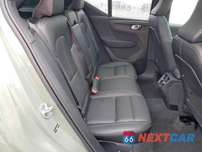 Zdjęcie 11 z 13 samochodu: 2025 VOLVO XC40 CORE VIN:YV4L12UJ2S2468924 - miniatura