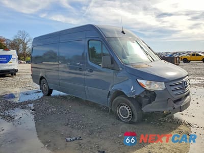 Czwarte zdjęcie samochodu z boku: 2019 MERCEDES BENZ SPRINTER 2500 DELIVERY VAN VIN:WD4PF1CD8KT012048 - miniatura