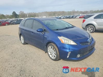 Czwarte zdjęcie samochodu z boku: 2013 TOYOTA PRIUS V FIVE VIN:JTDZN3EU5D3208336 - miniatura
