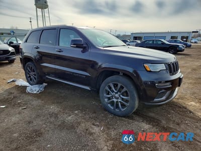 Czwarte zdjęcie samochodu z boku: 2019 JEEP GRAND CHEROKEE OVERLAND VIN:1C4RJFCG9KC700441 - miniatura