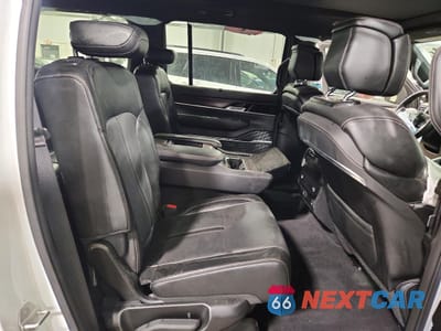 Zdjęcie 11 z 14 samochodu: 2023 JEEP GRAND WAGONEER SERIES I VIN:1C4SJVEJ7PS570435 - miniatura