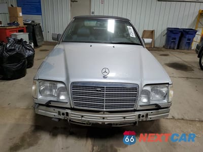 Piąte zdjęcie samochodu w środku: 1994 MERCEDES-BENZ E 320 VIN:WDBEA66E4RC083709 - miniatura