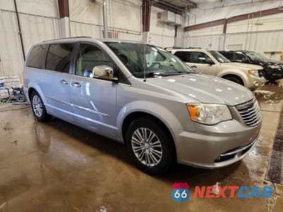 Czwarte zdjęcie samochodu z boku: 2014 CHRYSLER TOWN & COUNTRY TOURING L VIN:2C4RC1CG0ER409707 - miniatura