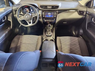 Zdjęcie 8 z 13 samochodu: 2019 NISSAN ROGUE SPORT SV VIN:JN1BJ1CR3KW629857 - miniatura