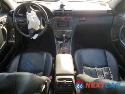 Zdjęcie 8 z 11 samochodu: 2006 MERCEDES-BENZ C 350 4MATIC VIN:WDBRF87H36F740288 - miniatura